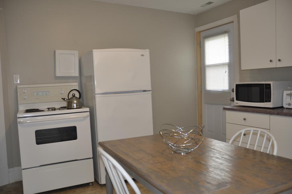 Moncton Suites - Apartments Across Georges Dumont Luaran gambar