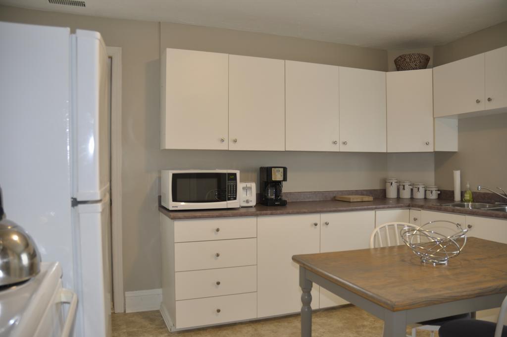 Moncton Suites - Apartments Across Georges Dumont Luaran gambar