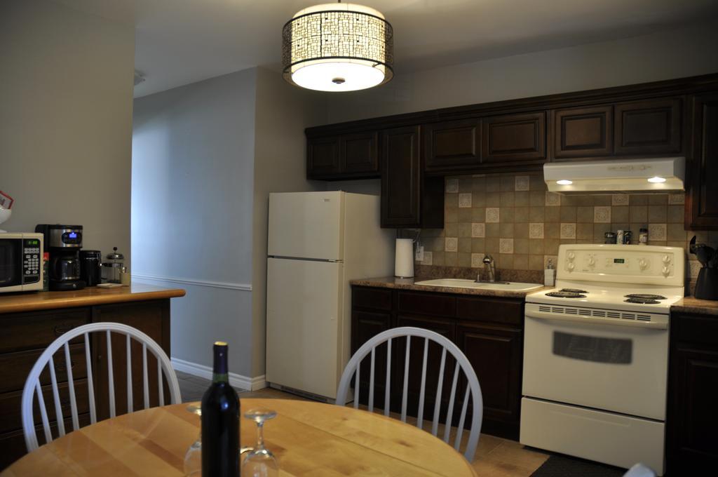 Moncton Suites - Apartments Across Georges Dumont Luaran gambar