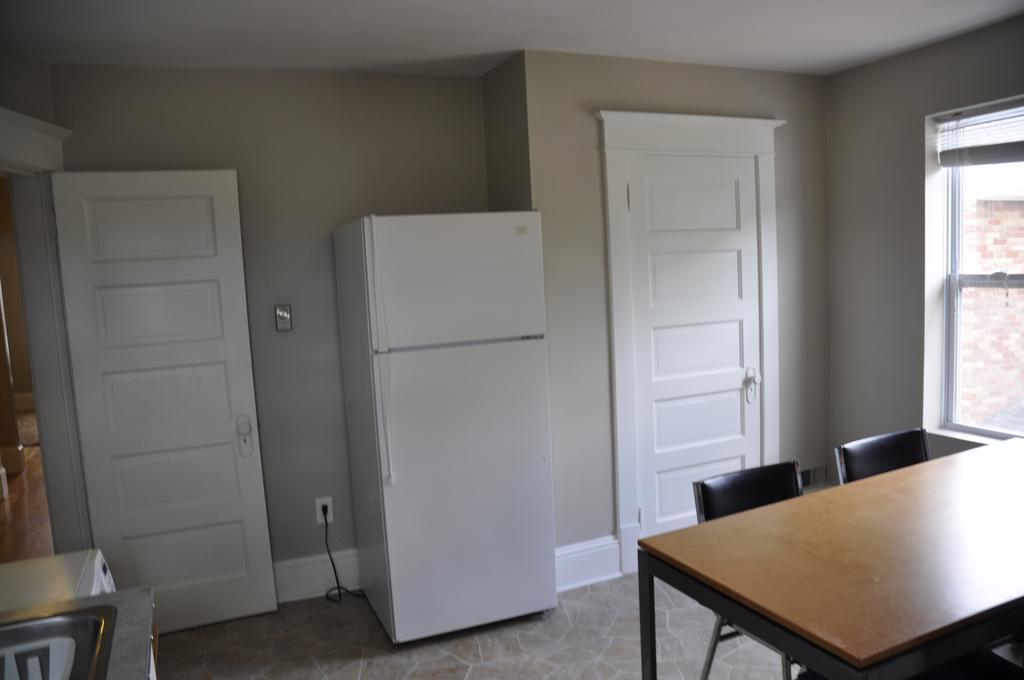 Moncton Suites - Apartments Across Georges Dumont Luaran gambar