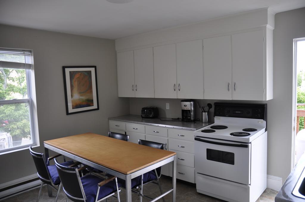Moncton Suites - Apartments Across Georges Dumont Luaran gambar