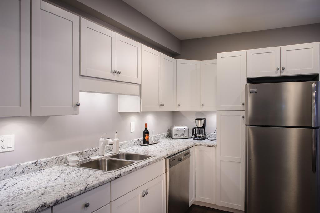 Moncton Suites - Apartments Across Georges Dumont Luaran gambar