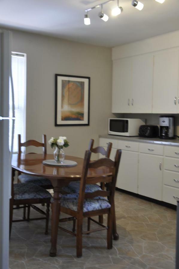 Moncton Suites - Apartments Across Georges Dumont Luaran gambar