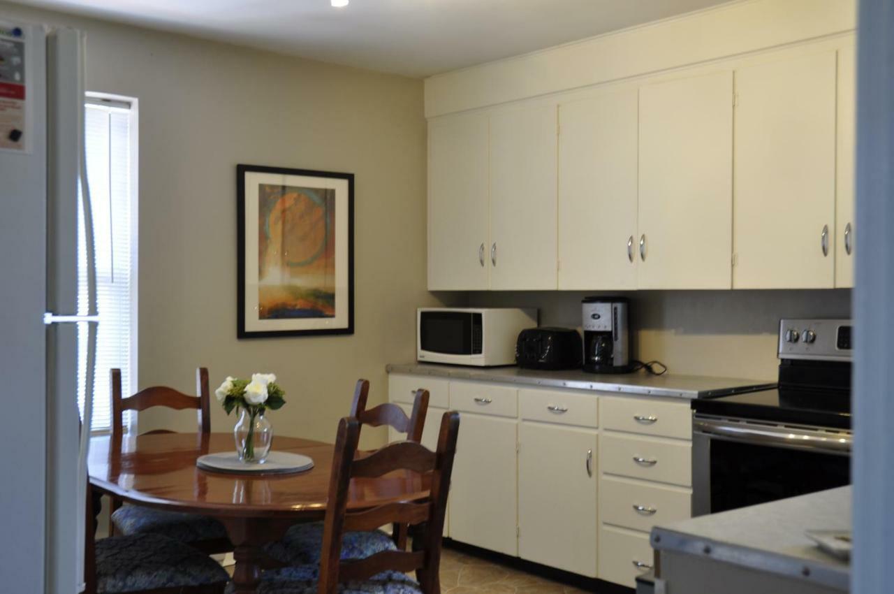 Moncton Suites - Apartments Across Georges Dumont Luaran gambar