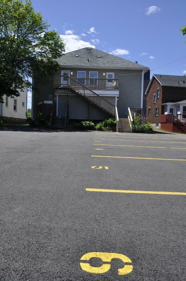 Moncton Suites - Apartments Across Georges Dumont Luaran gambar